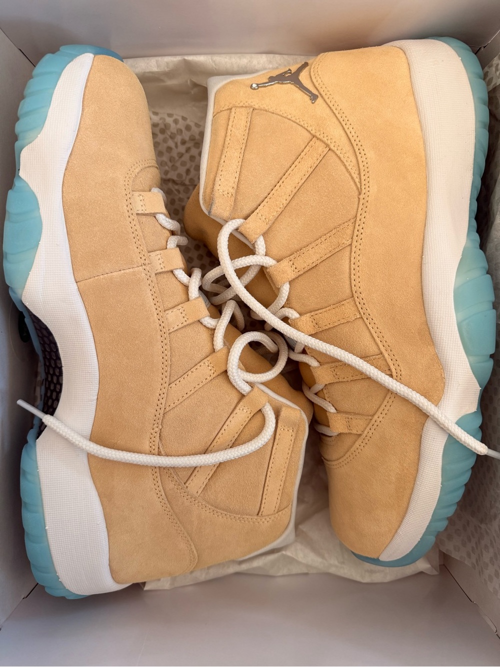 Air Jordan 11 H Town